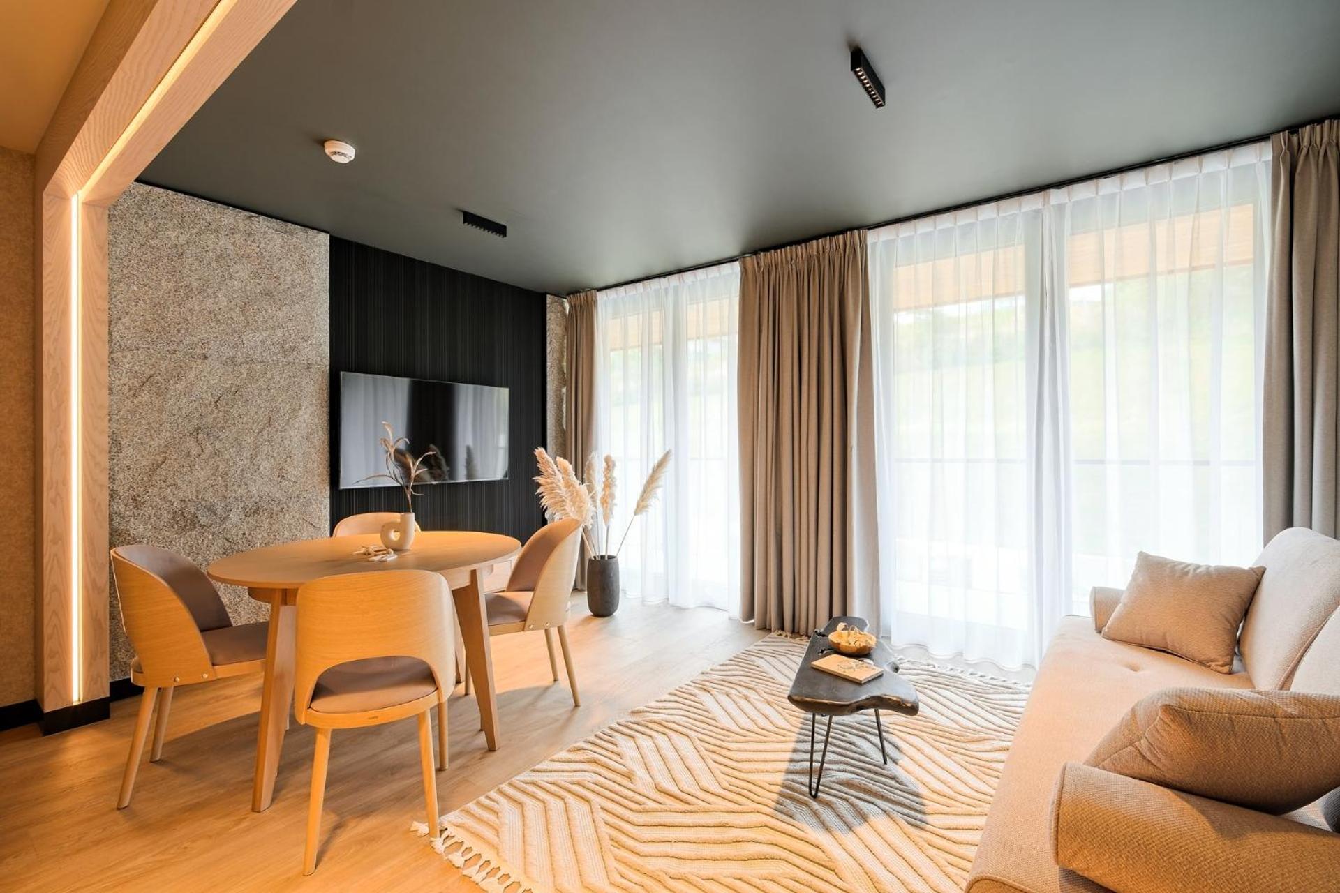 Rezydencja Sloneczna - Spa & Apartamenty Z Widokiem - ビャウカ エクステリア 写真
